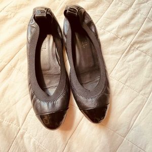 Chanel Shoes Flats Lambskin Leather with CC logo and Scrunch Back